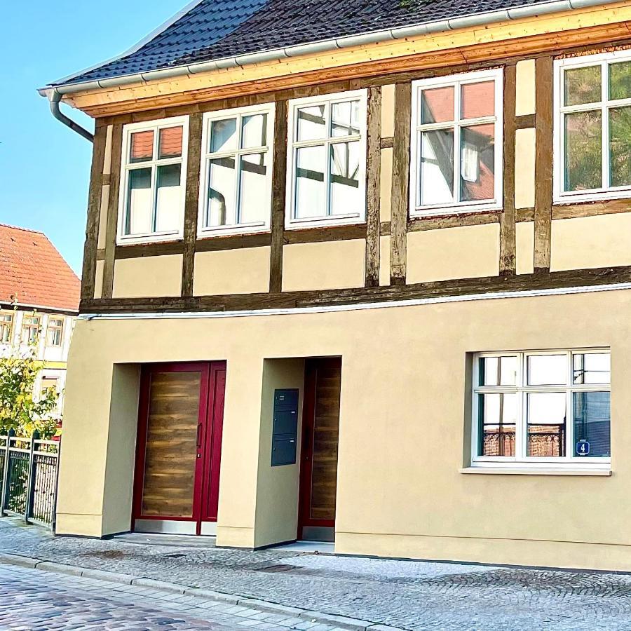 stilvolle, zentrale Ferienwohnung mit Parkplatz Salzwedel Exterior foto